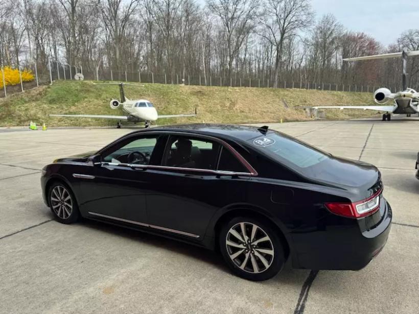 Executive Chauffeur Services in the Hamptons: Comfort Without Compromise photo